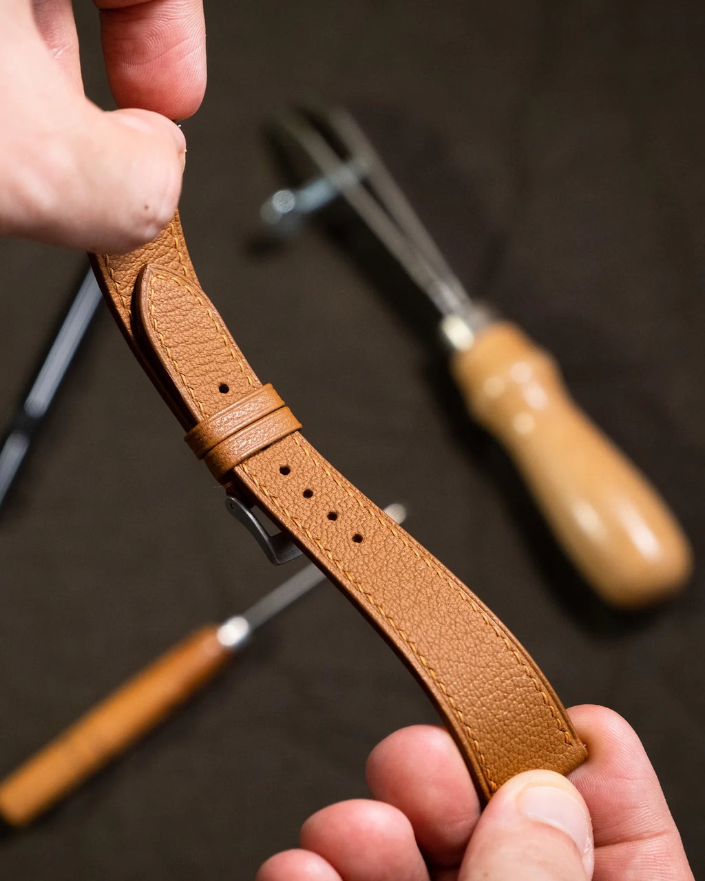 Chevre Slim Strap Gold